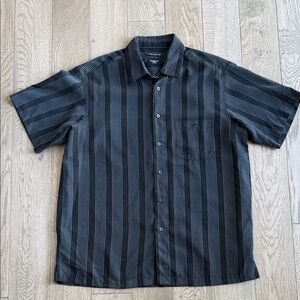Haggar Men's Black and Gray Striped Shirt